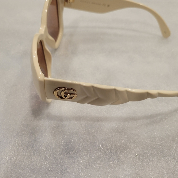 Gucci Sunglasses - Picture 3 of 8